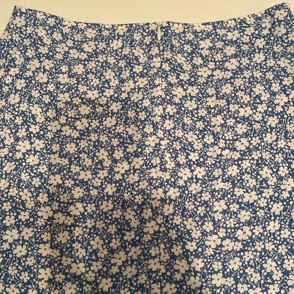 Reformation Size 8 Blue White Floral Mini Skirt - Picture 7 of 10